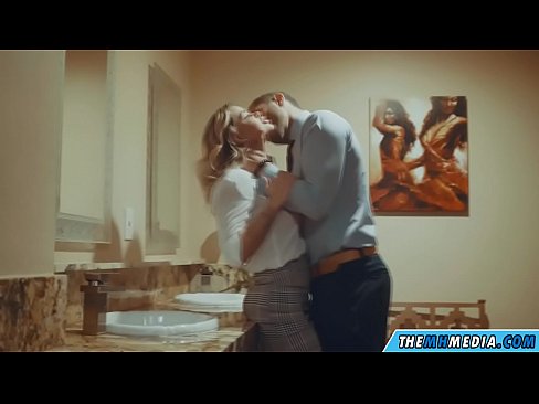 ❤️ När en bystig blondin förför dig på en offentlig toalett ❤ Pornvideo at sv.space-assistant.ru ❌❤
